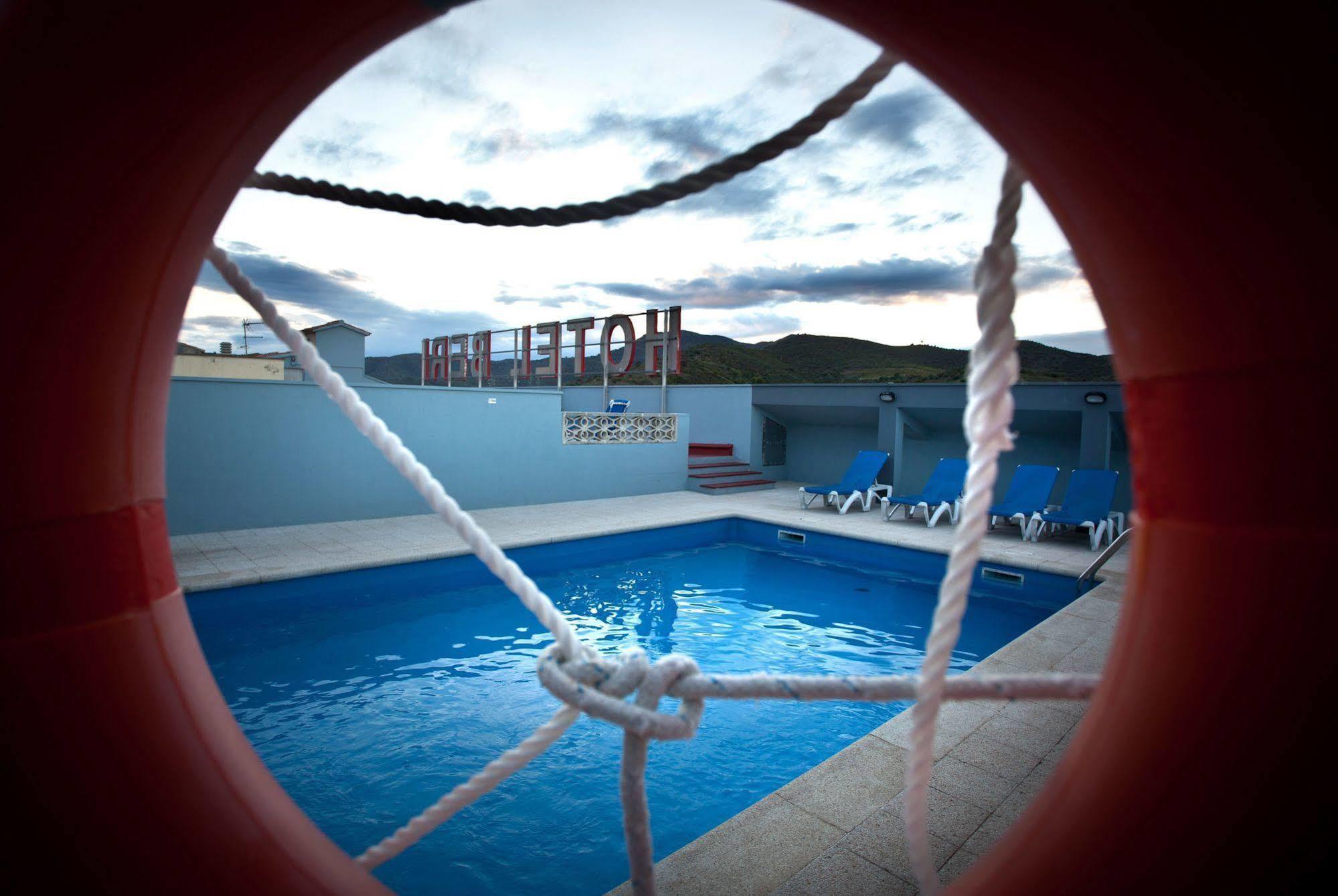 Hotel Beri Llança Εξωτερικό φωτογραφία
