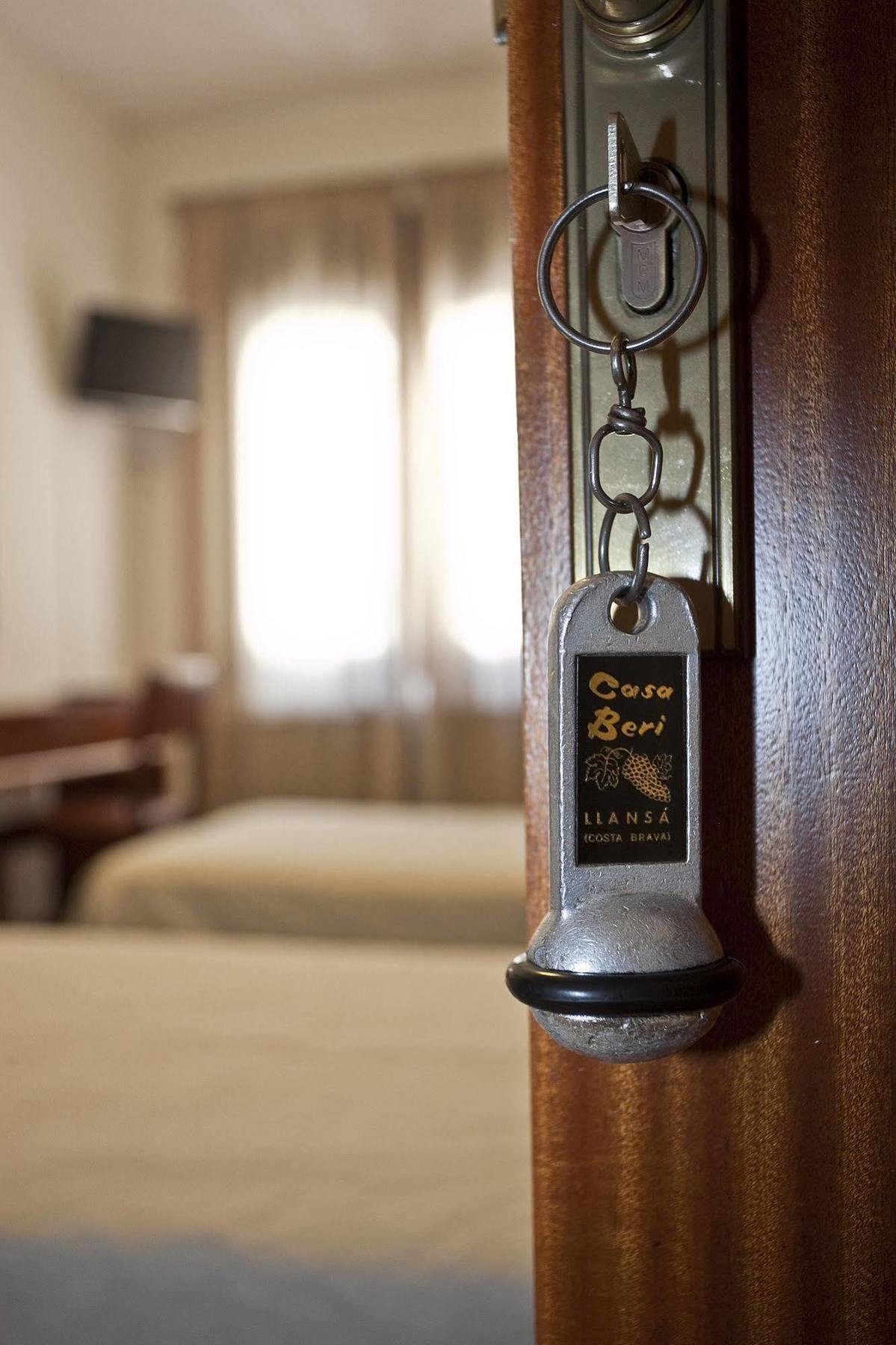 Hotel Beri Llança Εξωτερικό φωτογραφία